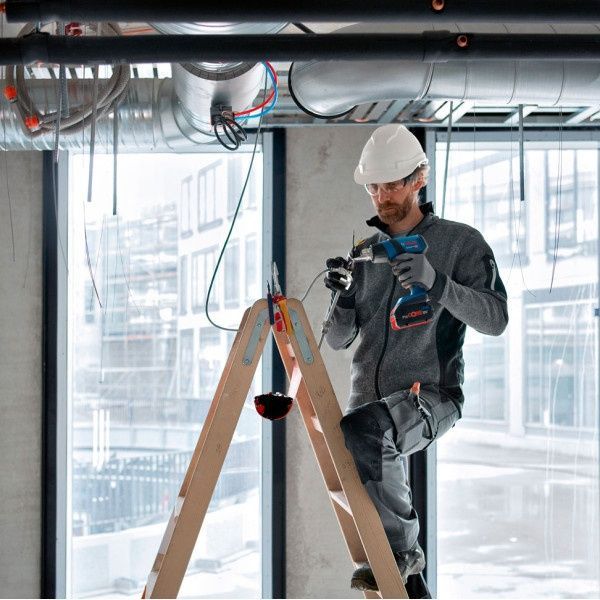 Аккумуляторный технический фен Bosch GHG 18B-50 Professional, без акб, с 2 насадками в картоне 06012A6500 фото